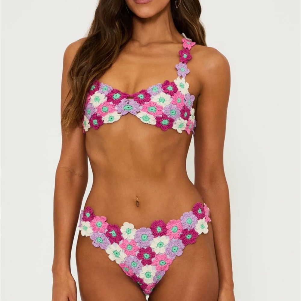 Beach Riot Kaylin Bottom Love Flower - Picture 4 of 9
